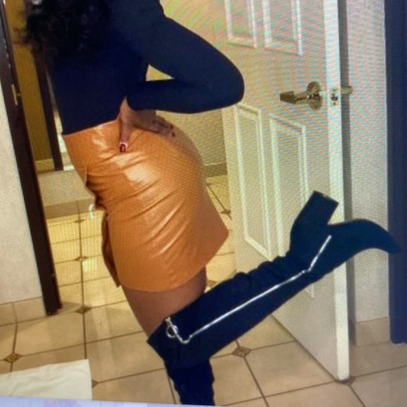 Black Over The Knee Zip Up Boot NWT Size 8.5 - Picture 3 of 4